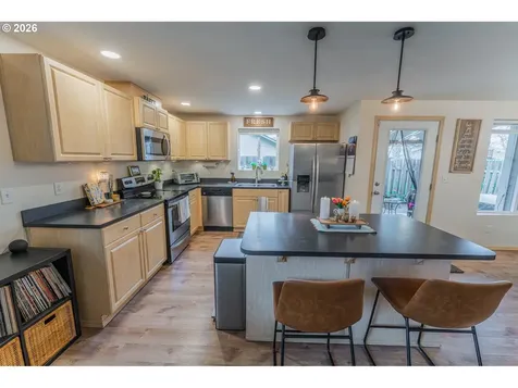 2318 8th Street Springfield OR 97477