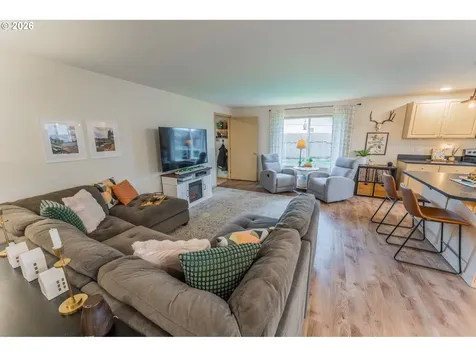 2318 8th Street Springfield OR 97477