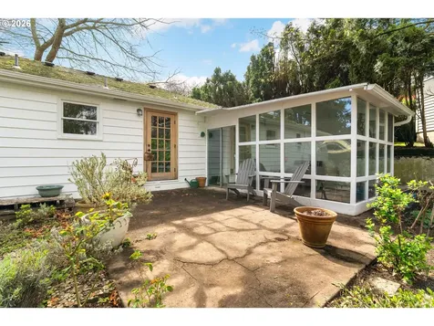 1615 SW Canby Street Portland OR 97219