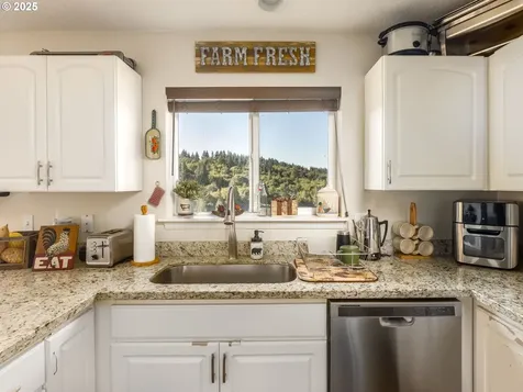 19551 S Rockie Drive Mulino OR 97042