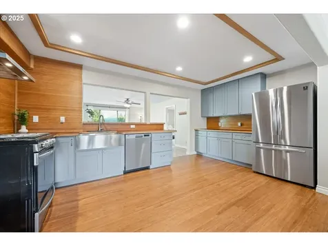 16429 SE Woodward Street Portland OR 97236