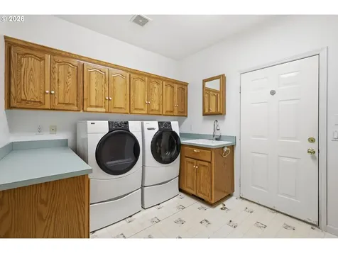 82155 Bear Creek Road Creswell OR 97426