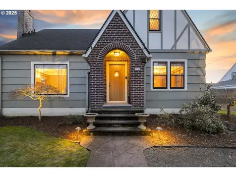 1520 12th Street Oregon City OR 97045