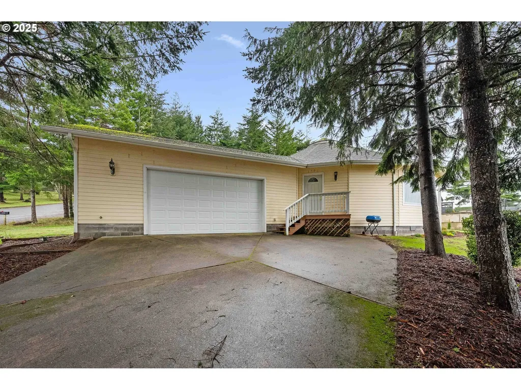 1101 Blanco Avenue Coos Bay OR 97420