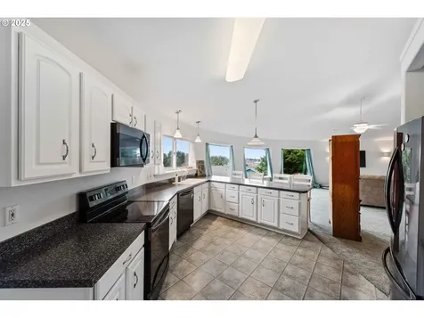 1101 Blanco Avenue Coos Bay OR 97420