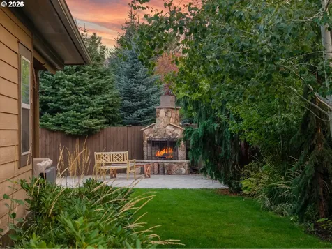 21302 NE Brooklyn Court Bend OR 97701