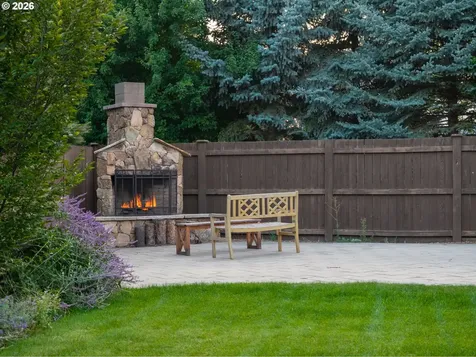 21302 NE Brooklyn Court Bend OR 97701