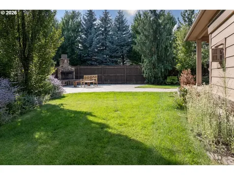 21302 NE Brooklyn Court Bend OR 97701