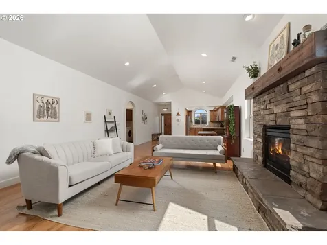 21302 NE Brooklyn Court Bend OR 97701