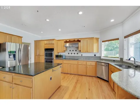 2825 SW Redfern Place Gresham OR 97080