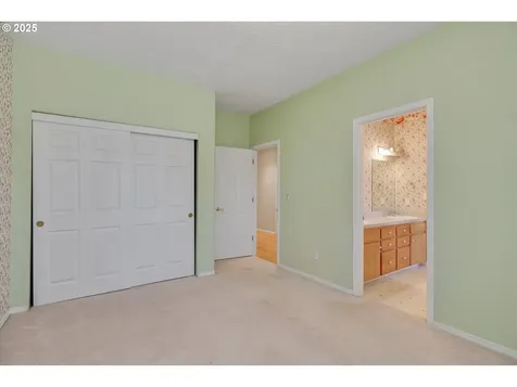 2825 SW Redfern Place Gresham OR 97080
