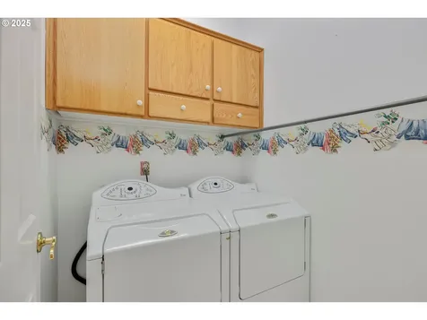 2825 SW Redfern Place Gresham OR 97080