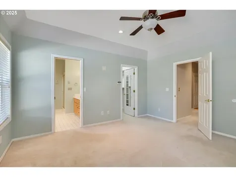 2825 SW Redfern Place Gresham OR 97080