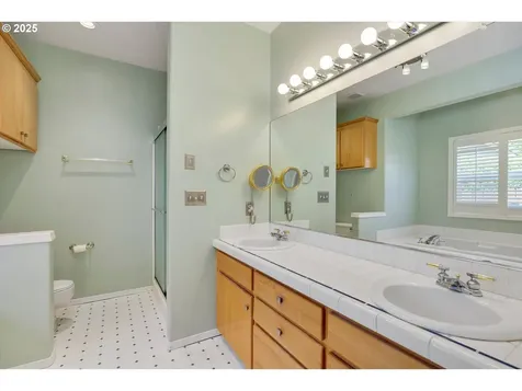 2825 SW Redfern Place Gresham OR 97080