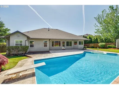 2825 SW Redfern Place Gresham OR 97080