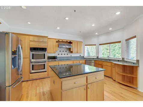 2825 SW Redfern Place Gresham OR 97080