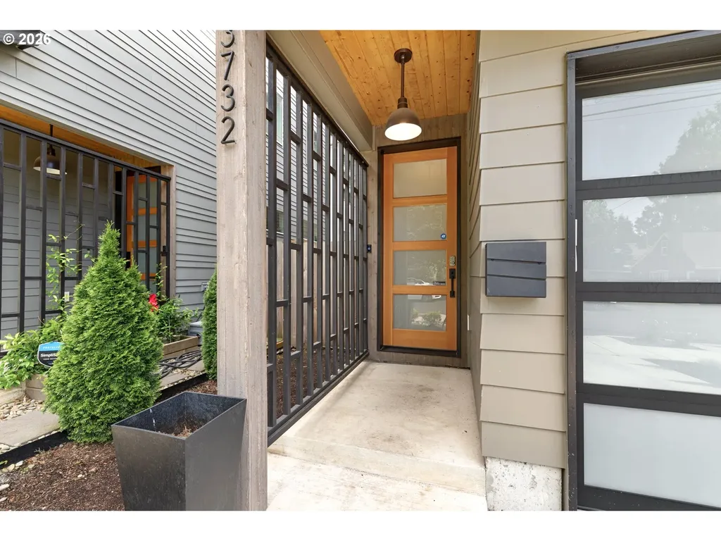 3732 SE Lambert Street Portland OR 97202