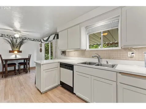 4252 Brooks Avenue NE Keizer OR 97303