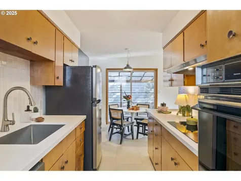 8815 N Seward Avenue Portland OR 97217
