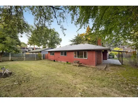 8815 N Seward Avenue Portland OR 97217