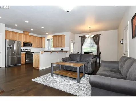 598 NE Shafford Street Estacada OR 97023