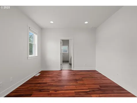 427 NW Garibaldi Street Hillsboro OR 97124