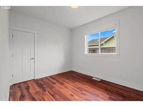 427 NW Garibaldi Street Hillsboro OR 97124