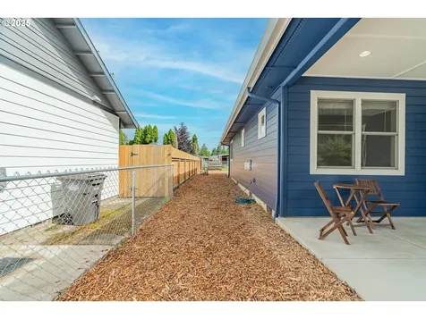 427 NW Garibaldi Street Hillsboro OR 97124