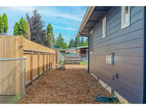 427 NW Garibaldi Street Hillsboro OR 97124