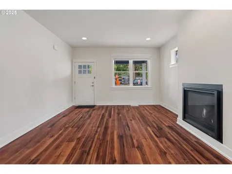 427 NW Garibaldi Street Hillsboro OR 97124