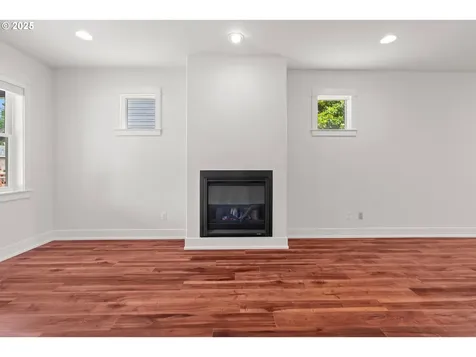 427 NW Garibaldi Street Hillsboro OR 97124