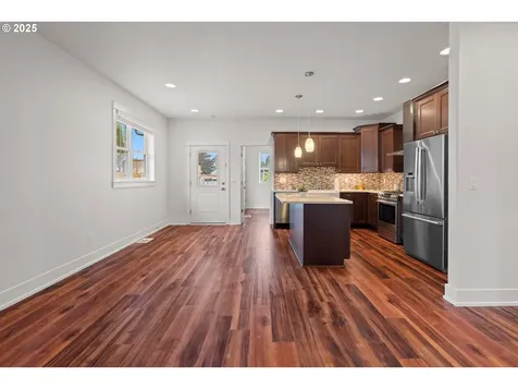 427 NW Garibaldi Street Hillsboro OR 97124