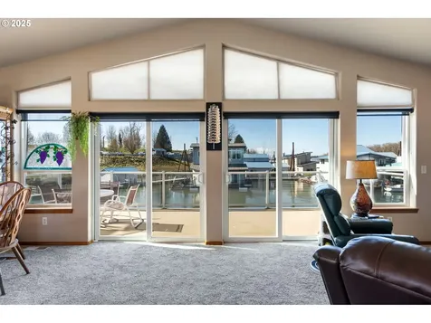 18989 NE Marine Drive Portland OR 97230