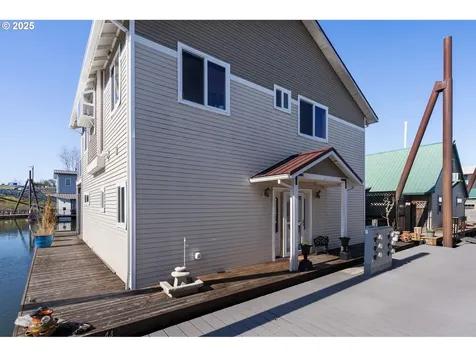 18989 NE Marine Drive Portland OR 97230