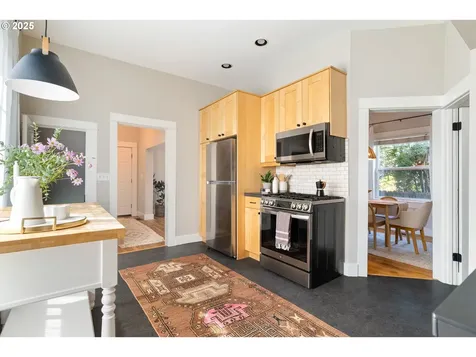 4854 SE 63rd Avenue Portland OR 97206