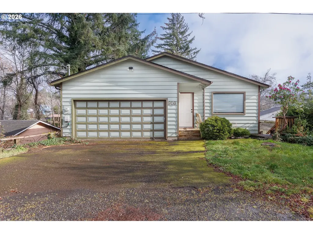 916 NE Douglas Street Newport OR 97365