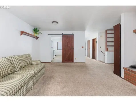 916 NE Douglas Street Newport OR 97365