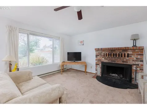 916 NE Douglas Street Newport OR 97365