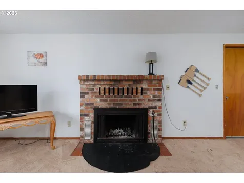916 NE Douglas Street Newport OR 97365