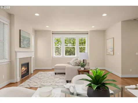 6792 NW Eleanor Avenue Portland OR 97229