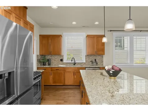 6792 NW Eleanor Avenue Portland OR 97229