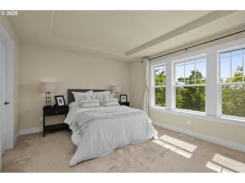 6792 NW Eleanor Avenue Portland OR 97229