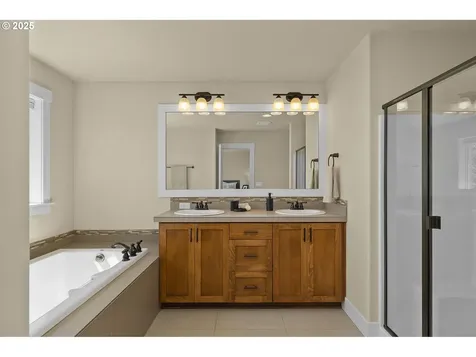 6792 NW Eleanor Avenue Portland OR 97229