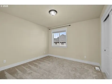 6792 NW Eleanor Avenue Portland OR 97229