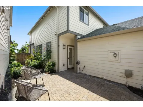 6792 NW Eleanor Avenue Portland OR 97229