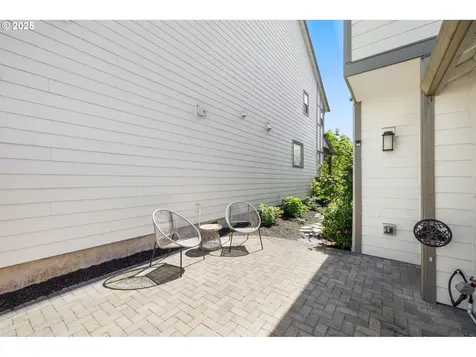 6792 NW Eleanor Avenue Portland OR 97229