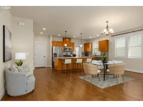 6792 NW Eleanor Avenue Portland OR 97229