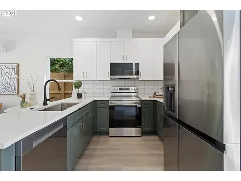 6914 N Swift Street Portland OR 97203