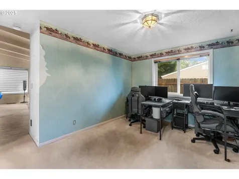 2285 Heath Street S Salem OR 97302
