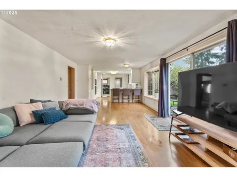 2285 Heath Street S Salem OR 97302